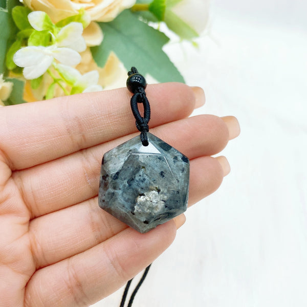 Calthera Raw Crystal Necklace