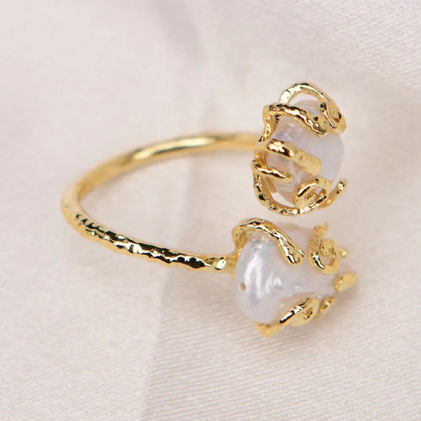 Selune Crest Pearl Ring