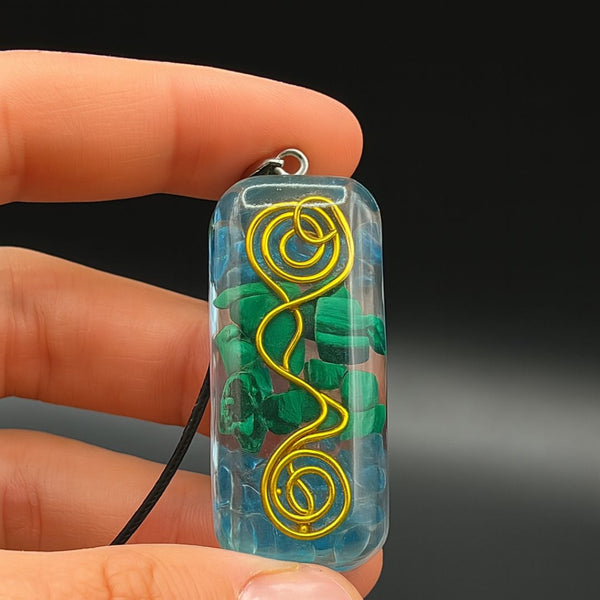 Serpentine Flow Crystal Necklace – Malachite Orgonite Pendant